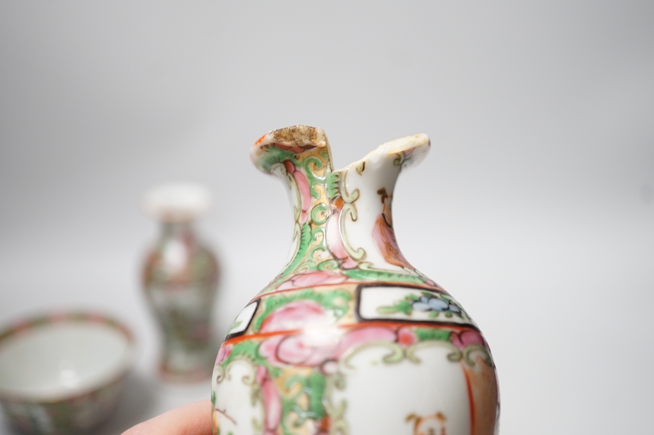 A group of 19th/20th century Chinese enamelled porcelain and a Samson armorial plate